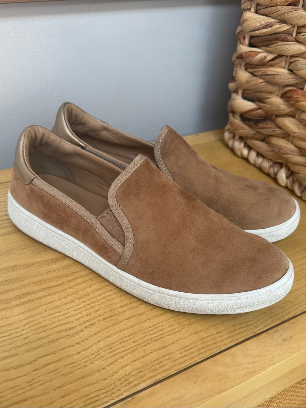 UGG Cas Suede Slip On Sneakers Chestnut Brown Metallic Gold Heel Size 10